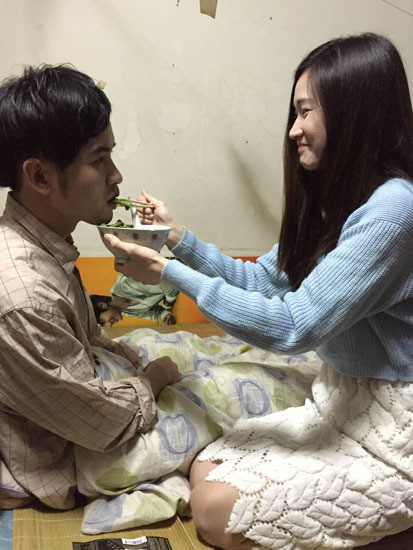 Quen tren mang 3 ngay, gai xinh quyet lay chang khuyet tat-Hinh-5