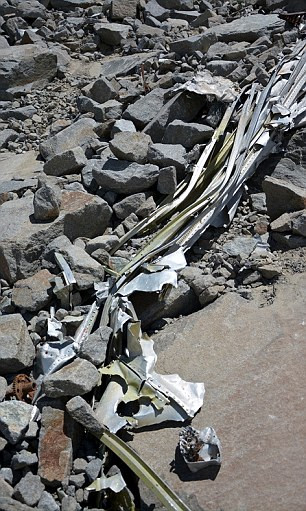 Những mảnh vỡ tại nơi tìm thấy xác máy bay sẽ phục vụ rất tốt cho khâu phân tích để tìm ra nguyên nhân dẫn đến tai nạn thảm khốc này. Lo sợ những mảnh vỡ này sẽ bị kẻ trộm, những người hám của lấy mất, trưởng đoàn thám hiểm đã không tiết lộ vị trí chính xác nơi tìm thấy xác máy bay.