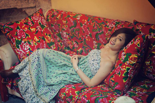 Giới trẻ Việt ngày nay cũng rất yêu thích, mê mẩn những quán cafe mang phong cách hoài cổ, phần trang trí gợi nhắc về thời bao cấp... Và dĩ nhiên không thể thiếu sự xuất hiện của chăn con công.