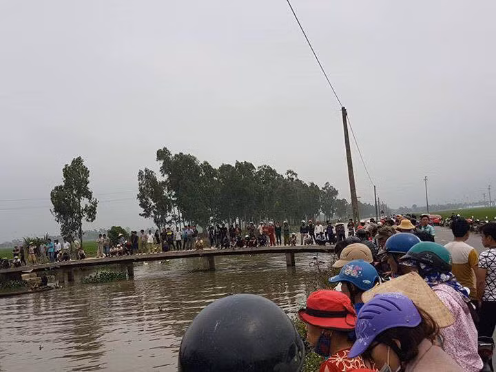 Nam thanh nien tu vong duoi song, nghi bi truy sat o Hai Phong-Hinh-4