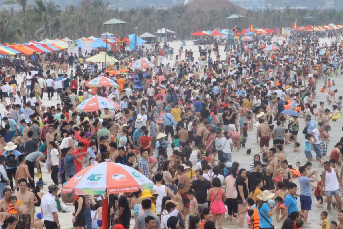 Công tác quản lý và đảm bảo không để xảy ra tình trạng “chặt chém” du khách, lực lượng chức năng và Thanh tra Sở Du lịch đã phối hợp cùng với các địa phương, đơn vị liên quan tuyên truyền, kiểm tra, quản lý các hoạt động kinh doanh trên địa bàn, đảm bảo kinh doanh đúng pháp luật, thực hiện niêm yết giá và bán theo giá niêm yết...