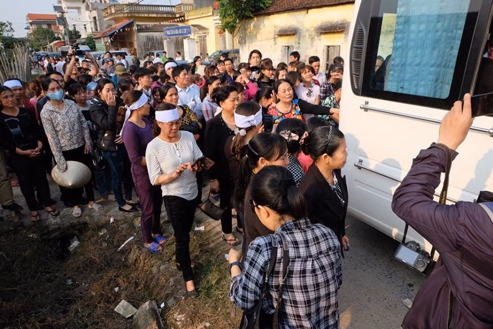 Có mặt tại buổi lễ cầu siêu cho bé gái người Việt bị sát hại tại Nhật Bản, Thị trưởng thành phố Matsudo, ông Hongo Kenji Tani bày tỏ quyết tâm ngăn chặn sự việc tương tự tái diễn và đảm bảo các học sinh đến trường an toàn trong tháng tới. Nhiều người bàng hoàng trước vụ sát hại này, vì nước Nhật từ trước tới nay vẫn nổi tiếng là an toàn. Ai nấy đều mong muốn nhà chức trách bắt được hung thủ càng sớm càng tốt. Cảnh sát thành phố Abiko, tỉnh Chiba cam kết sẽ khẩn trương điều tra và thông báo sớm về thủ phạm sát hại bé L.