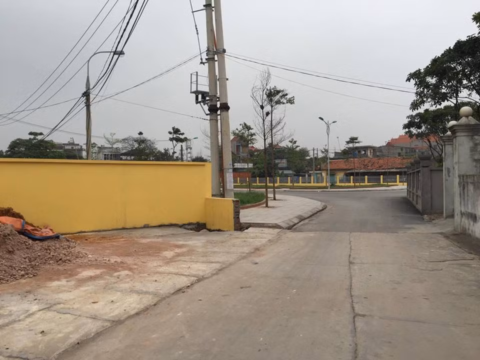 Nhà chủ tịch UBND TX Đông Triều nằm giữa ngã 3 đường.