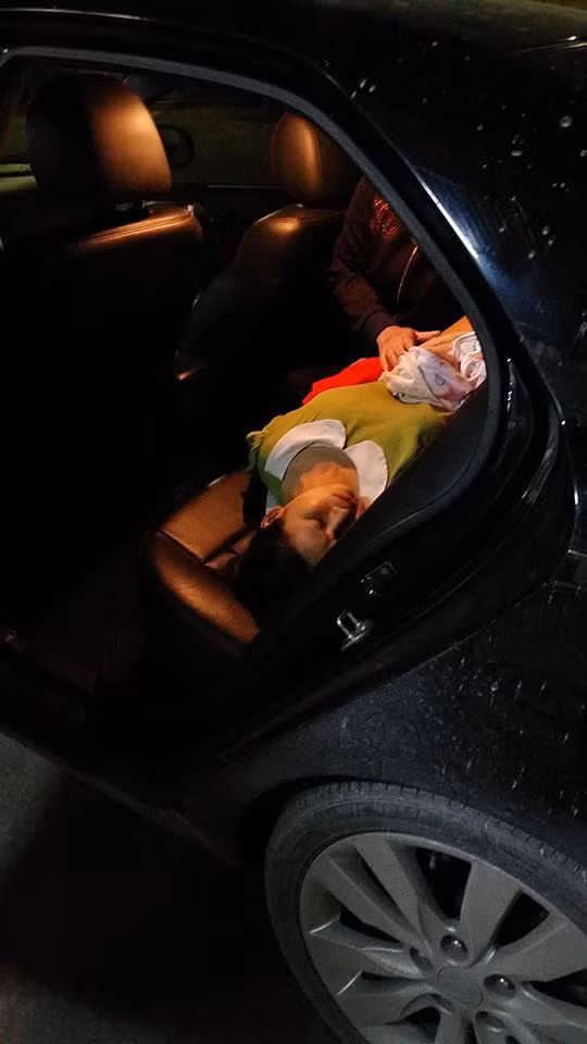 Pho TT khen ngoi tai xe cuu san phu de roi giua duong o Hai Phong-Hinh-3