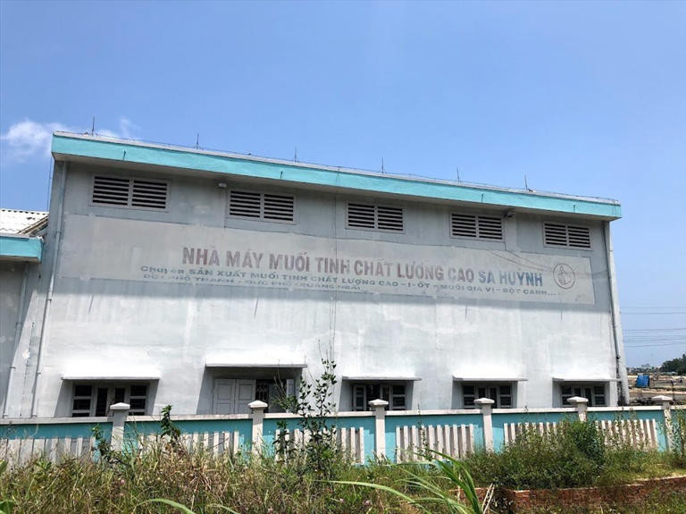 Vi sao Cong ty Dau tu muoi bien Quang Ngai bi thu hoi 5.700 m2 dat?