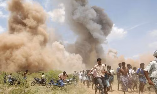 Giat minh 4 tham kich phao hoa kinh hoang trong lich su-Hinh-2