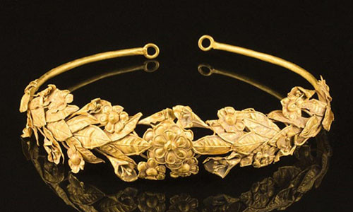 Bong dung phat hien vuong mien vang duoi gam giuong ngu