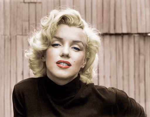 Marilyn Monroe thường xuyên bị chứng bệnh lạc nội mạc tử cung gây đau đớn.