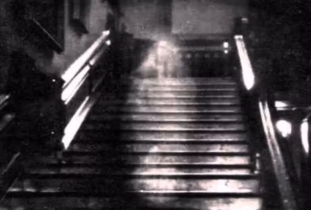 Chuyen tam linh ky bi kho hieu cua nguoi noi tieng