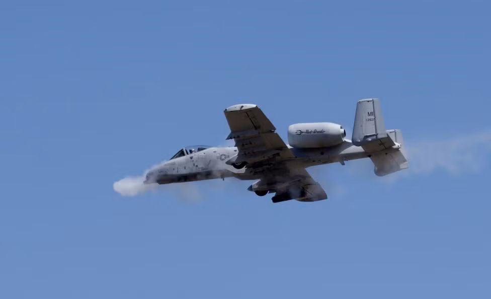 Cường kích A-10 Warthog khai hỏa khẩu pháo uy lực nhất dành cho máy bay GAU-8 Avenger.