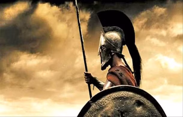 Ngay từ khi mới chào đời, trẻ em trai Sparta đã trải qua cuộc "đào thải" kinh hoàng. Theo đó, một hội đồng được lập ra để kiểm tra đứa trẻ có bị khuyết tật về thể chất hay không. Nếu đứa trẻ được đánh giá là không phù hợp để trở thành một chiến binh trong tương lai thì sẽ bị bỏ rơi ở một sườn đồi. Khi đó, đứa trẻ có thể chết hoặc may mắn được người lạ mang về nuôi.