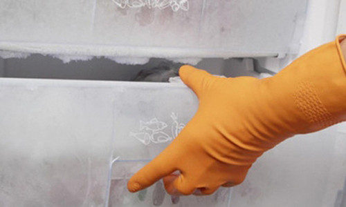 Ba tuần sau khi mua tủ lạnh cũ, người phụ nữ mới mở tủ lạnh ra và suýt ngất khi phát hiện bộ phận cơ thể người ở trong đó.