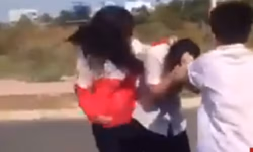 Học sinh đánh nhau bị hạ hạnh kiểm.