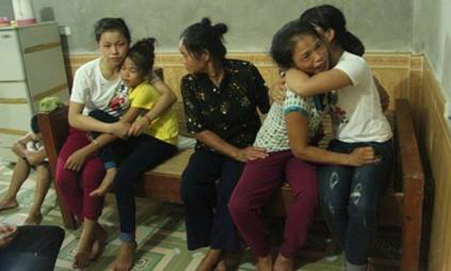 Nỗi đau mất người thân không biết đến bao giờ nguôi.