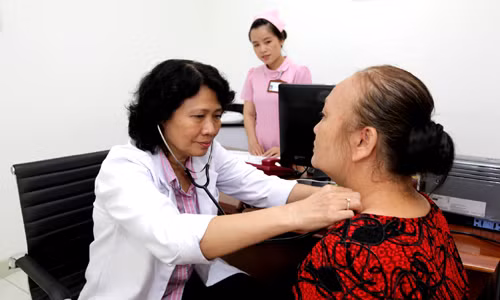 Kham uu dai mien phi ky niem 10 nam thanh lap Phong kham An Khang-Hinh-2