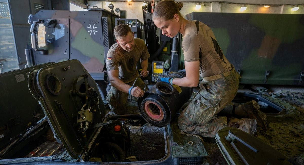 Đức mở xưởng sửa chữa khí tài cho Ukraine tại Slovakia Duc mo xuong sua chua khi tai cho Ukraine tai Slovakia