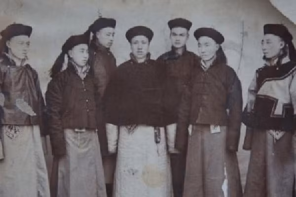 Trieu Thanh sup do, vuong cong quy toc quen xa hoa song sao?