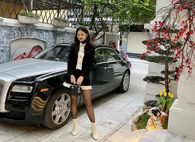 Có thể thấy, cuộc sống của Á hậu Việt Nam 2016 kín tiếng nhưng khá êm ả.