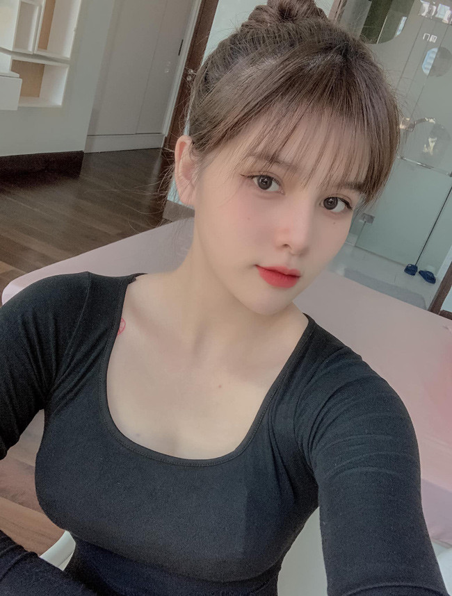 Nhan sắc hiện tại của Phương Hoa nhận được nhiều lời khen ngợi.