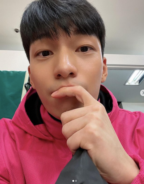 Dien vien “Squid Game” lot top 25 nguoi dan ong quyen ru la ai?-Hinh-2