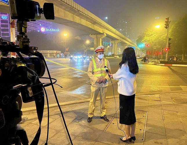 9X xinh dep: “Tinh yeu voi nghe bao giup minh vuot moi kho khan“-Hinh-5