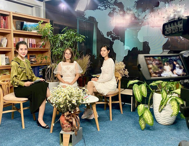 9X xinh dep: “Tinh yeu voi nghe bao giup minh vuot moi kho khan“-Hinh-4