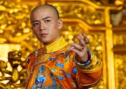 Do mat chuyen hoang de Khang Hy mot dem 9 my nhan hau ha