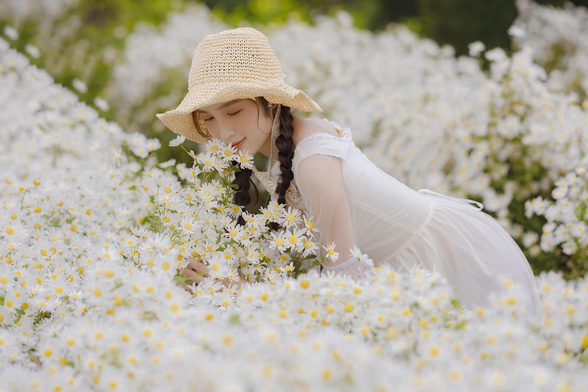 Hoa khoi DHQG Ha Noi khoe sac ben cuc hoa mi-Hinh-4