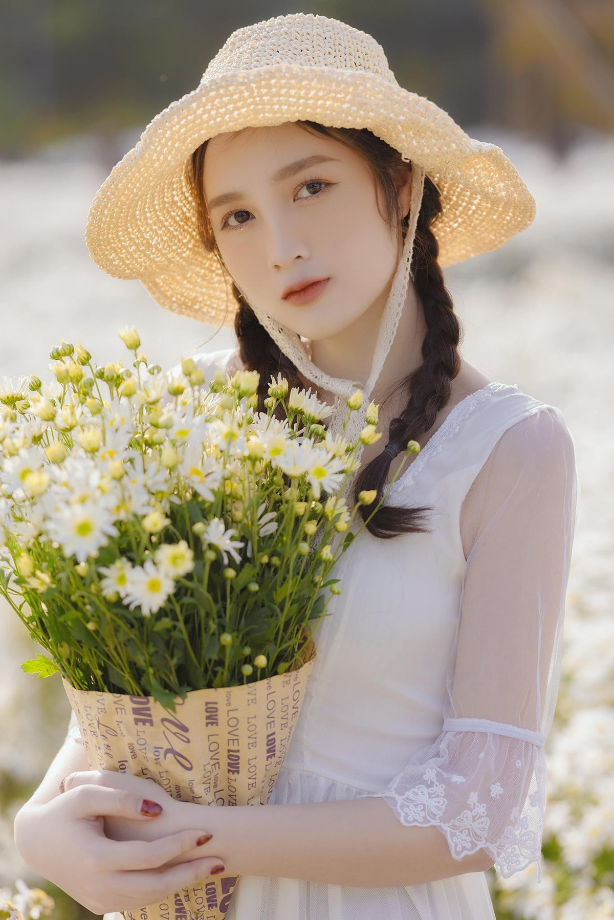 Hoa khoi DHQG Ha Noi khoe sac ben cuc hoa mi