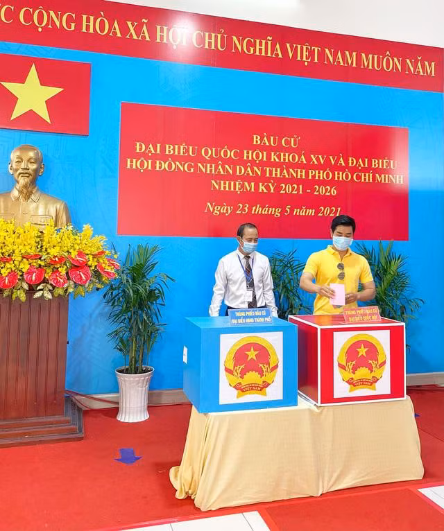 Nghe si Viet day som di bau cu, chia se cam xuc