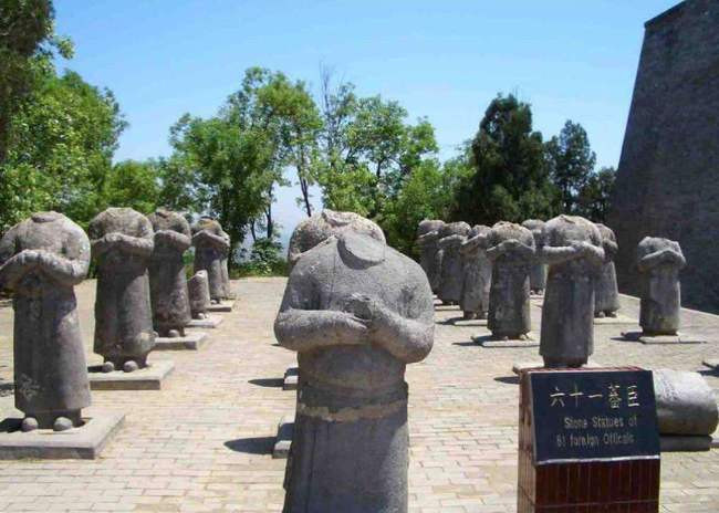 Bi an ron nguoi ve lang mo Vo Tac Thien: 500 tan kho bau-Hinh-5