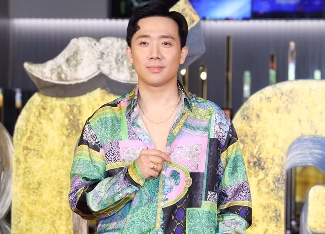 Bố già là phim Việt đạt doanh thu 200 tỷ đồng nhanh nhất.