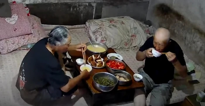 Nguoi me ngay nao cung bac thang lau camera va su that qua nghen long-Hinh-2