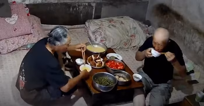 Nguoi me ngay nao cung bac thang lau camera va su that qua nghen long-Hinh-2