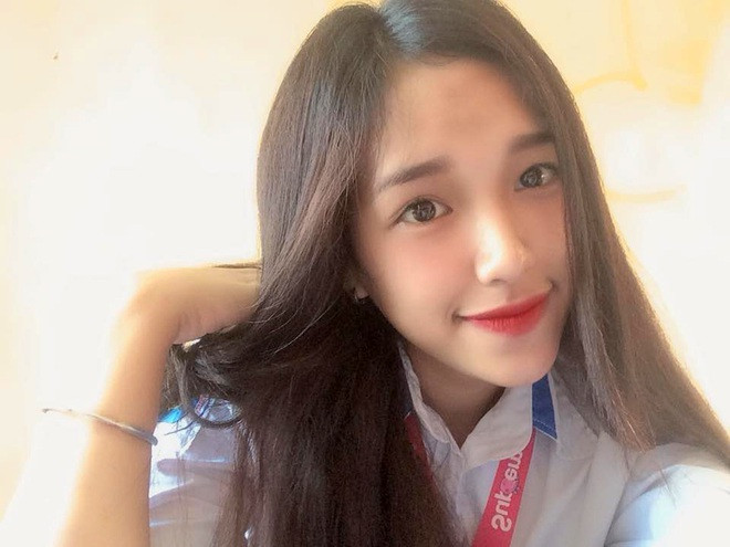 Ve dep moc mac cua nu sinh Xay dung thu hut moi anh nhin-Hinh-3