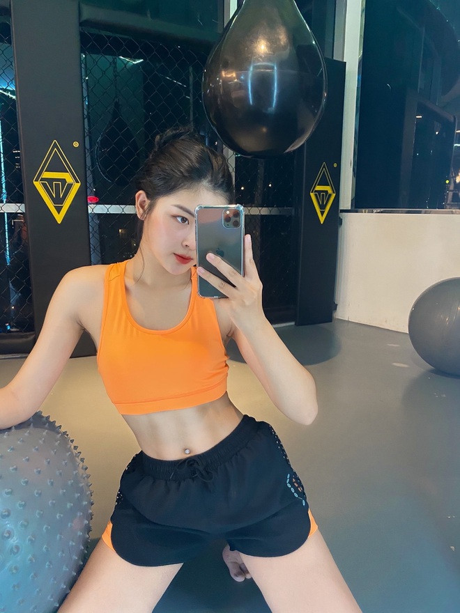 Hot girl Hutech khien bao trai tim tan chay vi “xinh nhu keo ngot”-Hinh-5