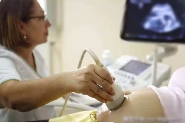 Con gai bao co thai, phu huynh soc voi danh tinh cha dua tre-Hinh-3