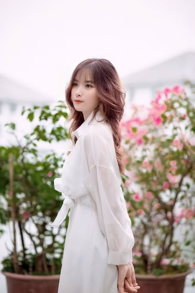 Tan sinh vien truong DH Mo - Dia chat ve ngoai dep tua bup be-Hinh-6