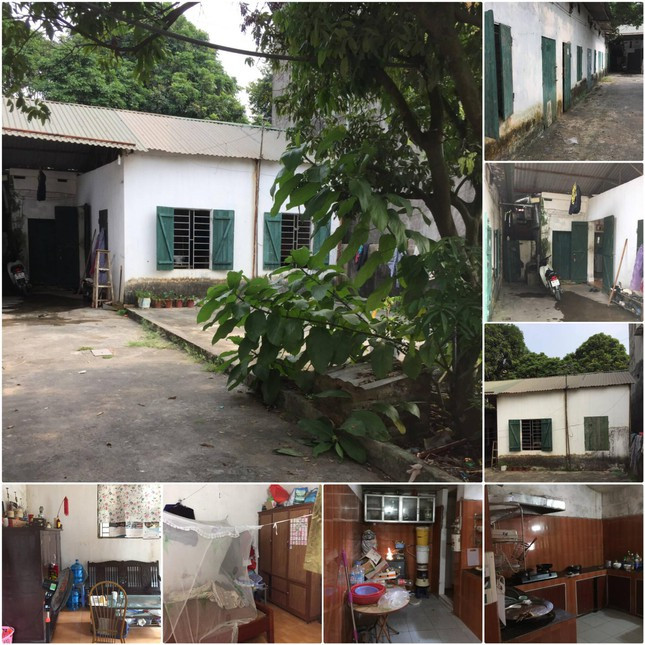 Công trình được cải tạo trên nền là 2 căn nhà cấp 4 và 1 dãy phòng trọ gồm 7 phòng. Tuy sở hữu mặt tiền hướng Tây là hướng đón nắng nóng, nhưng nhờ địa hình đồi núi ở Sóc Sơn mà khí hậu nơi đây luôn trong lành, mát mẻ, là điểm cộng để công trình có thể thiết kế theo hơi hướng hòa nhập cùng thiên nhiên.