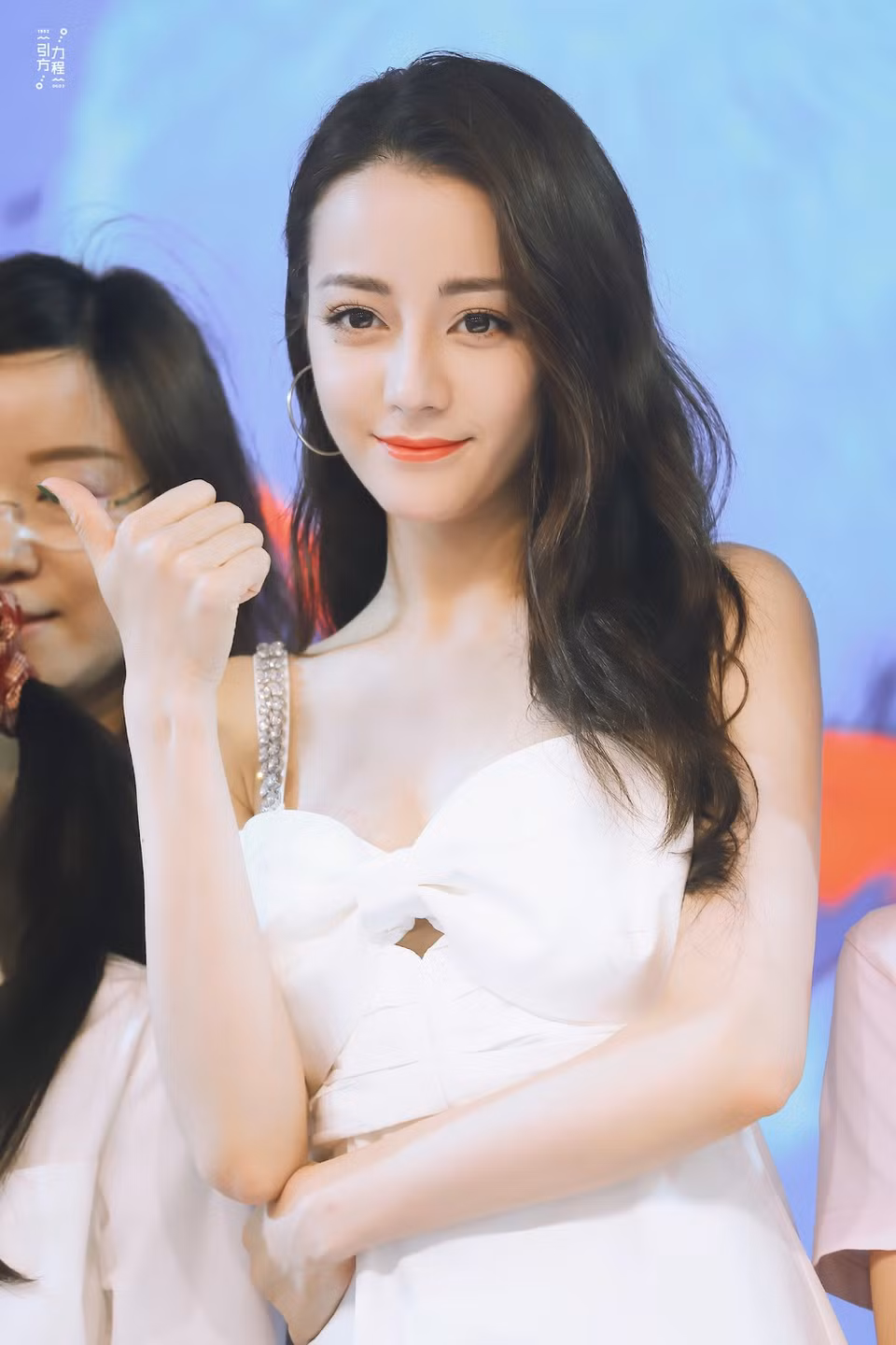 Năm 2020, có thông tin cho rằng Địch Lệ Nhiệt Ba hẹn hò Hoàng Cảnh Du. Song, cô chưa bao giờ lên tiếng dù chuyện tình cảm ảnh hưởng nhiều đến sự nghiệp. Hiện tại, Nhiệt Ba vẫn là người đẹp Tân Cương độc thân, được nhiều đạo diễn săn đón. Ảnh: Sina.