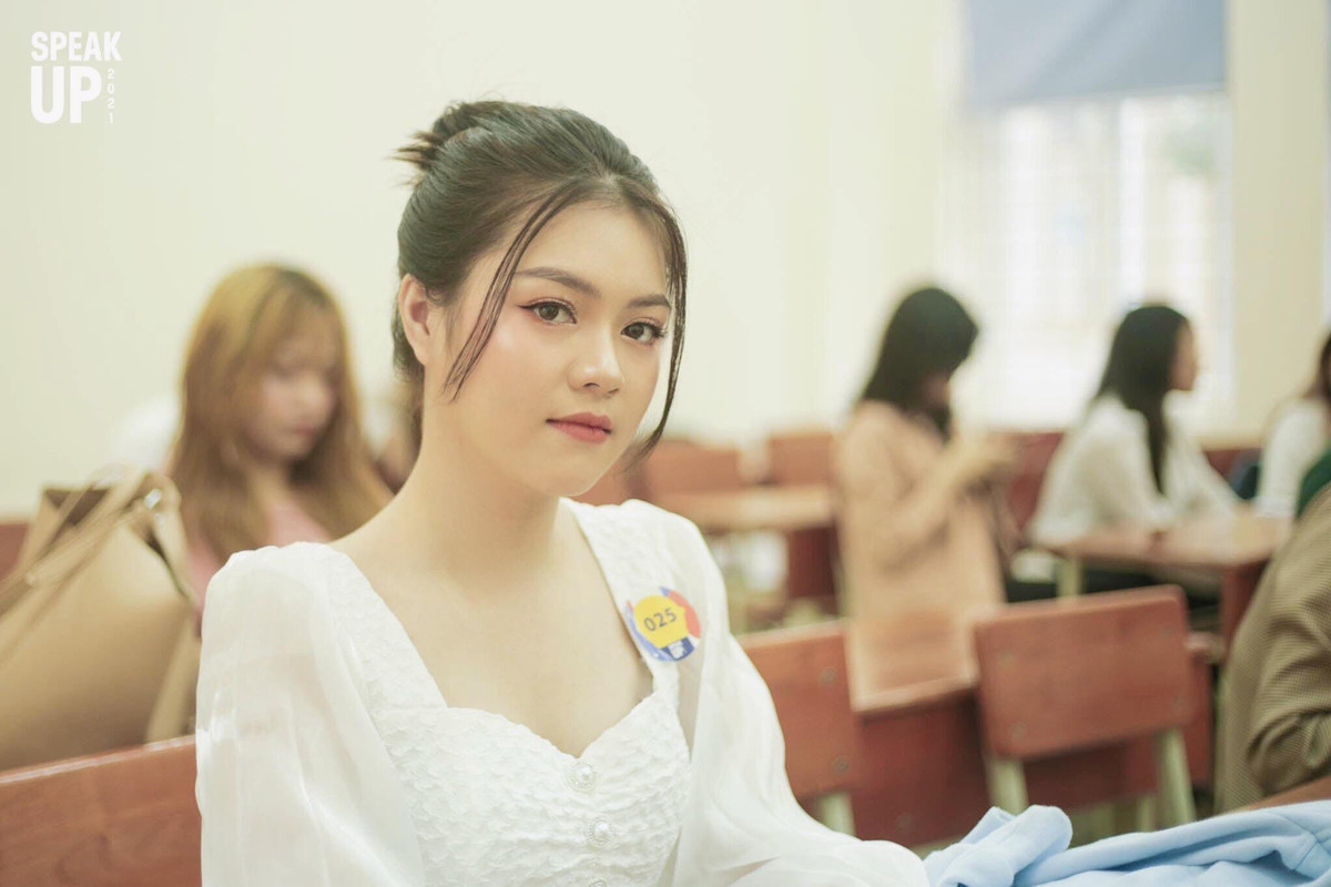 Hiện tại thì mình đã vượt qua bán kết và trở thành top 10 của Speak Up năm nay. Mặc dù còn đêm chung kết ở phía trước, nhưng hành trình đã qua cùng Speak Up giúp cho mình trưởng thành hơn, bản lĩnh hơn và khám phá ra màu sắc, phong cách của bản thân mình.