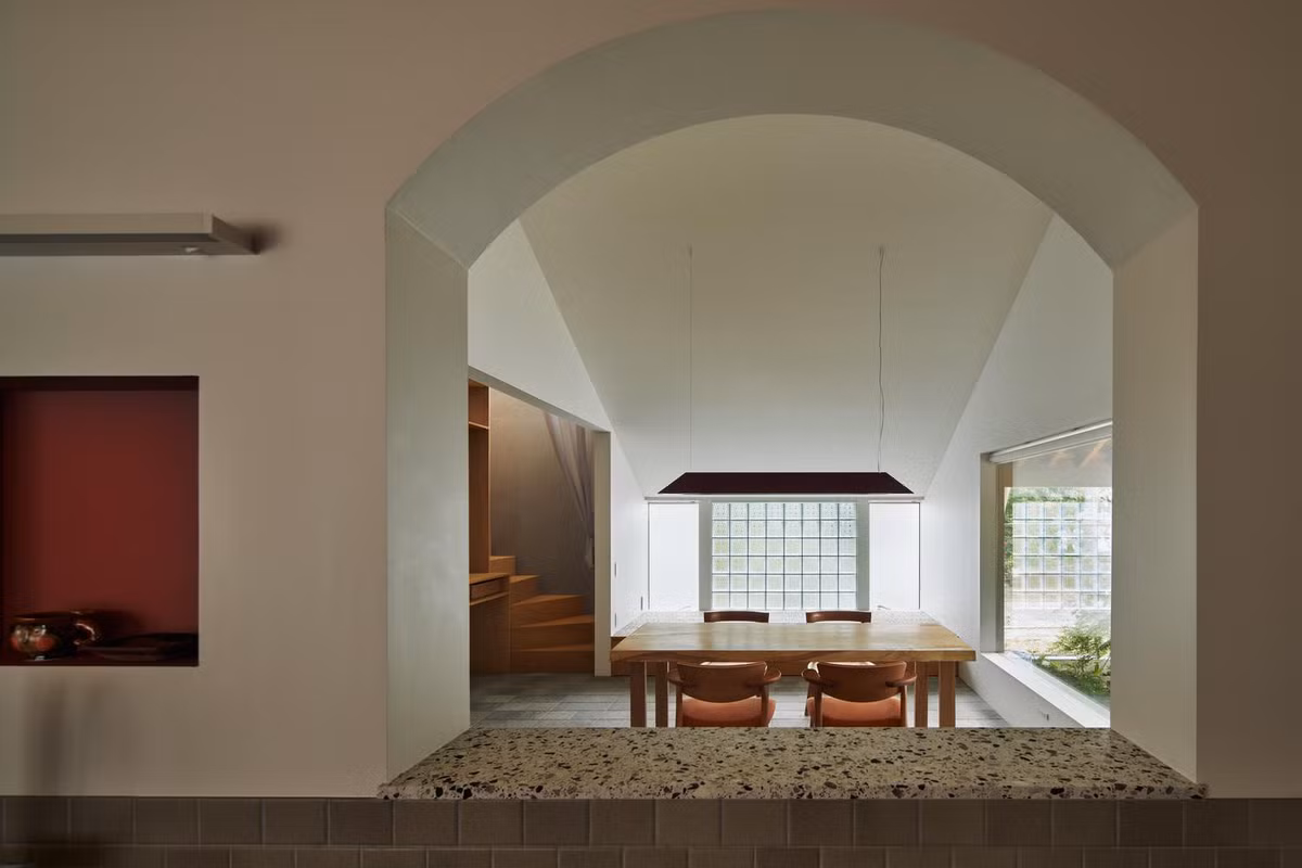 Các không gian có sự liên thông.