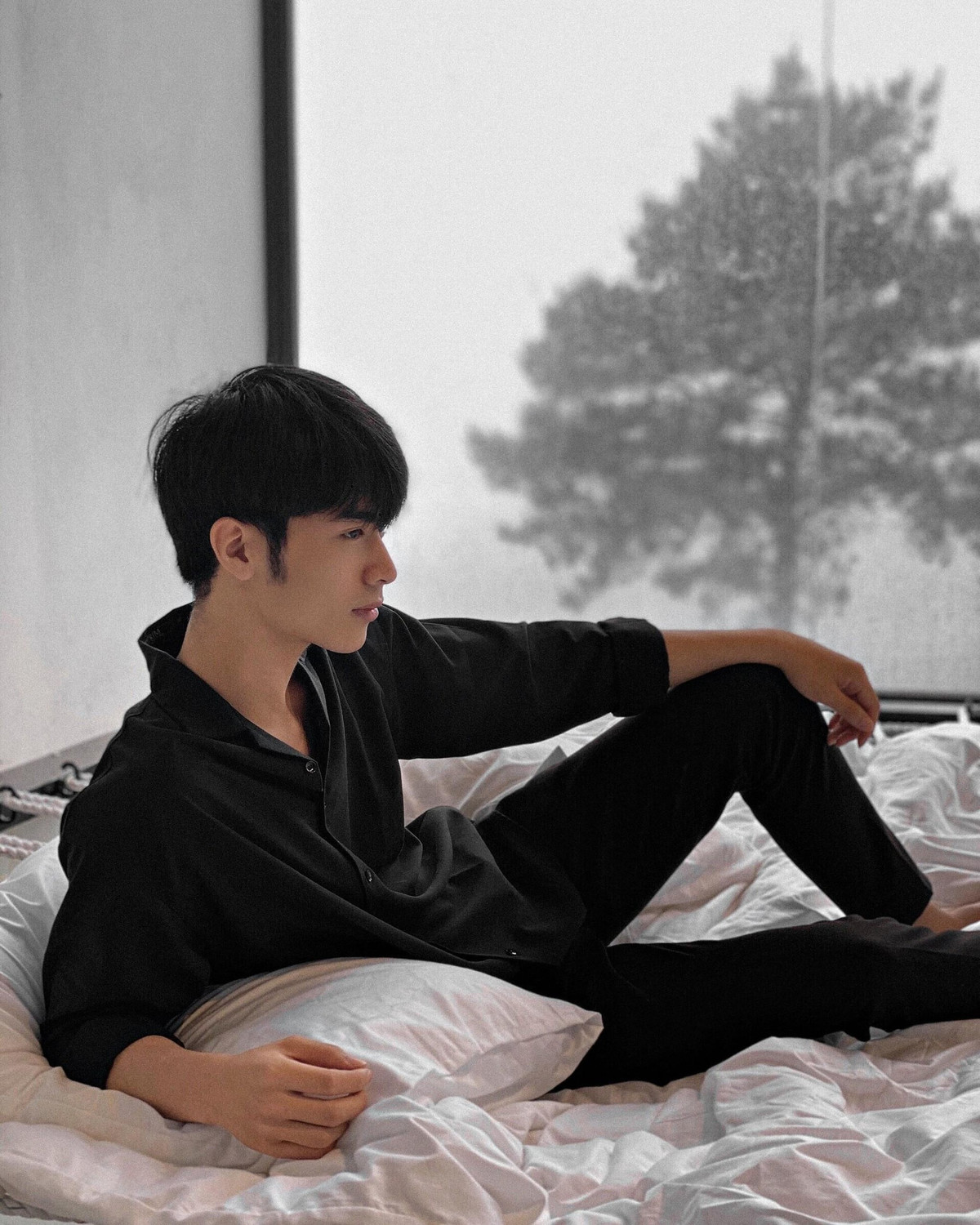 Hiện tại, chàng trai vẫn đang ở trạng thái “single”, chưa có người yêu. Lương cũng không có hình mẫu gì cụ thể, Lương chỉ nghĩ đơn giản rằng nếu gặp được một người và cảm thấy thích, hợp với mình là được. Chàng trai cũng là một người thích sử dụng mạng xã hội TikTok và quay những video đăng tải trên tài khoản của bản thân.