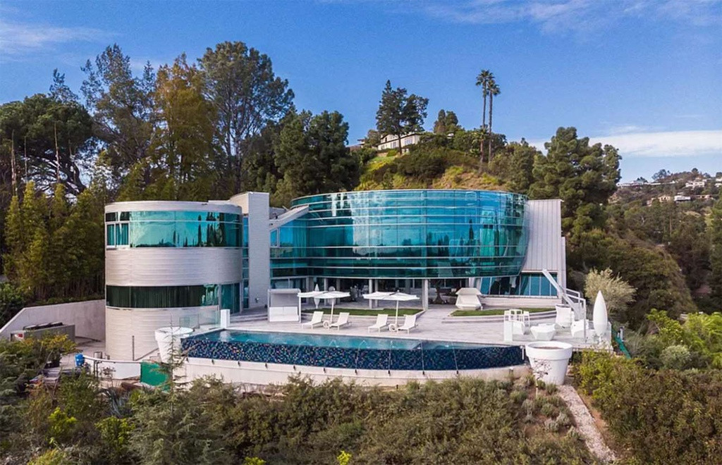 Năm 2014, ngôi sao nhạc pop này thuê một căn biệt thự độc đáo ở khu Beverly Hills giàu có của thành phố Los Angeles, bang California với giá 60.000 USD/tháng. Ảnh: Zillow.