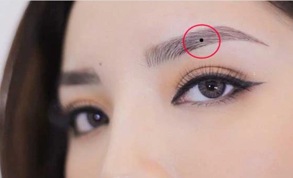 So huu not ruoi o 3 vi tri nay la hoa than Bo tat-Hinh-2