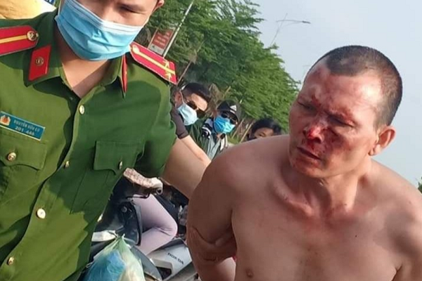 Vu tai xe taxi vat lon bi can truy na: Khoi to Dang Pham Sau them toi