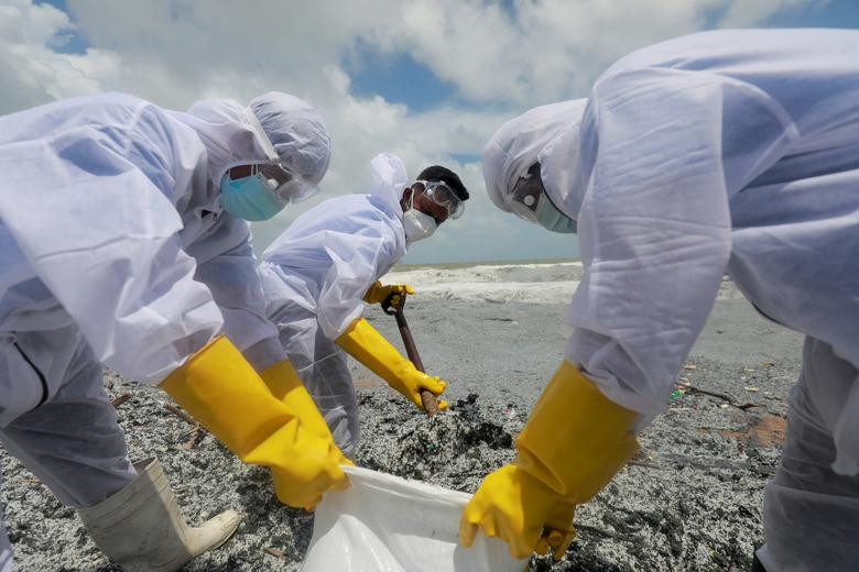 Canh tau cho hang MV X-Press Pearl chay ngun ngut tren bien-Hinh-10