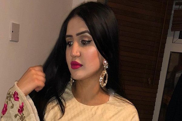 Tu choi loi cau hon, co gai xinh dep bi sat hai