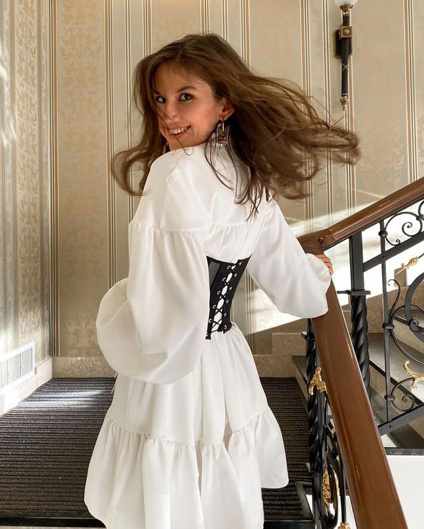 Elena Makhalina, một người bạn của Zhuravleva, cho hay: "Anh ta (Dmitry) bình tĩnh nói chuyện qua điện thoại rằng Zhuravleva đã bỏ anh ta, rằng Zhuravleva đã thu dọn đồ đạc và để quên điện thoại ở nhà. Cô ấy muốn ở một mình". Ảnh: Mirror.