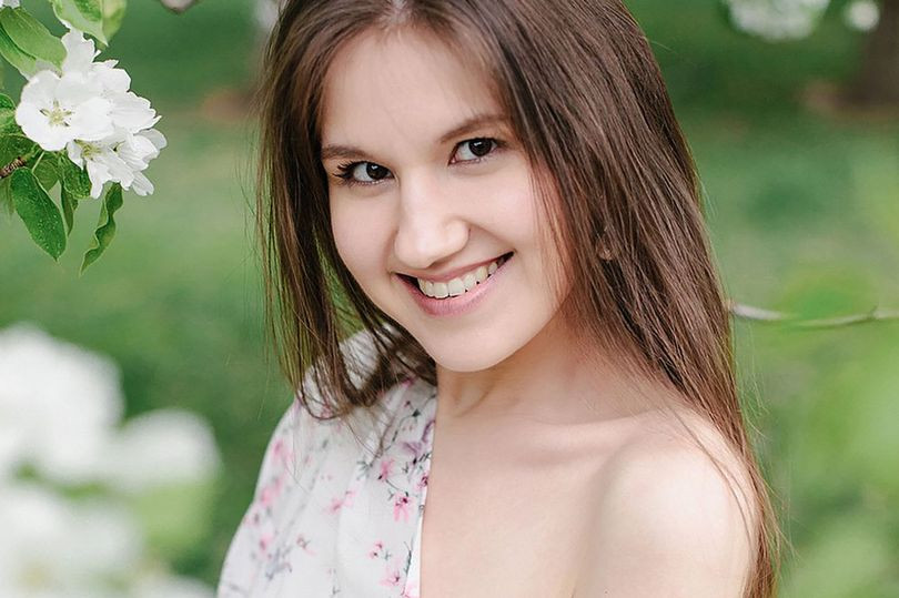 Thi thể cô Zhuravleva được một người tài xế phát hiện trong khu rừng gần Yekaterinburg (Nga), 11 ngày sau khi cô được trình báo "mất tích". Ảnh: Mirror.